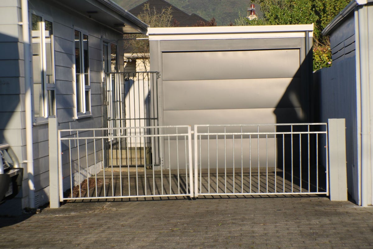 20B Plunket Avenue, Petone, Lower Hutt - Carousel 2