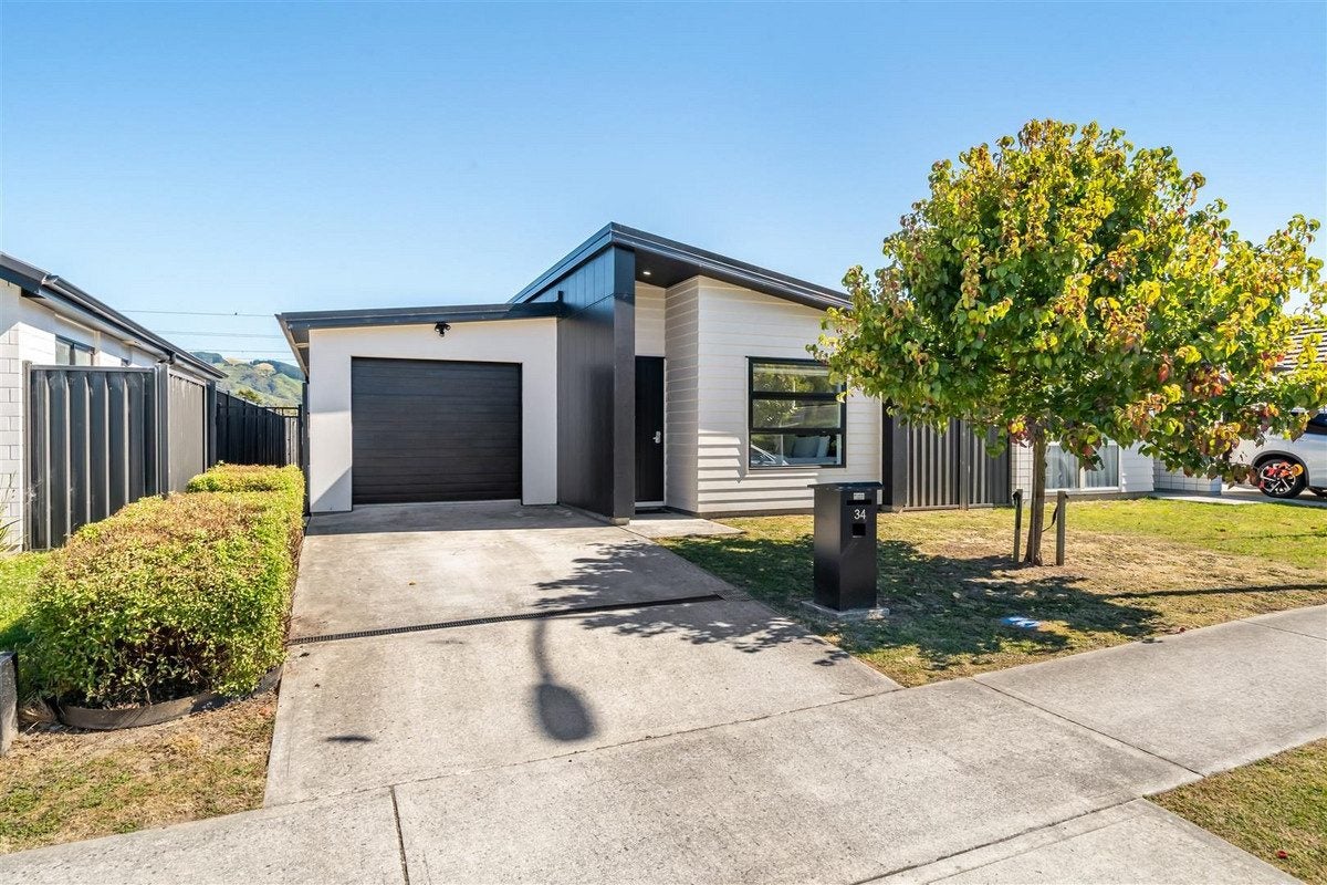 34 Te Kaeaea Crescent, Wallaceville, Upper Hutt - Carousel 31
