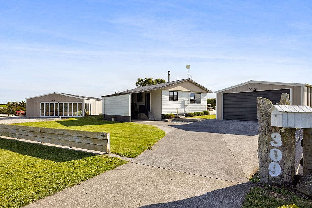 309 Hunter Road, ELTHAM, HAWERA - Carousel 1