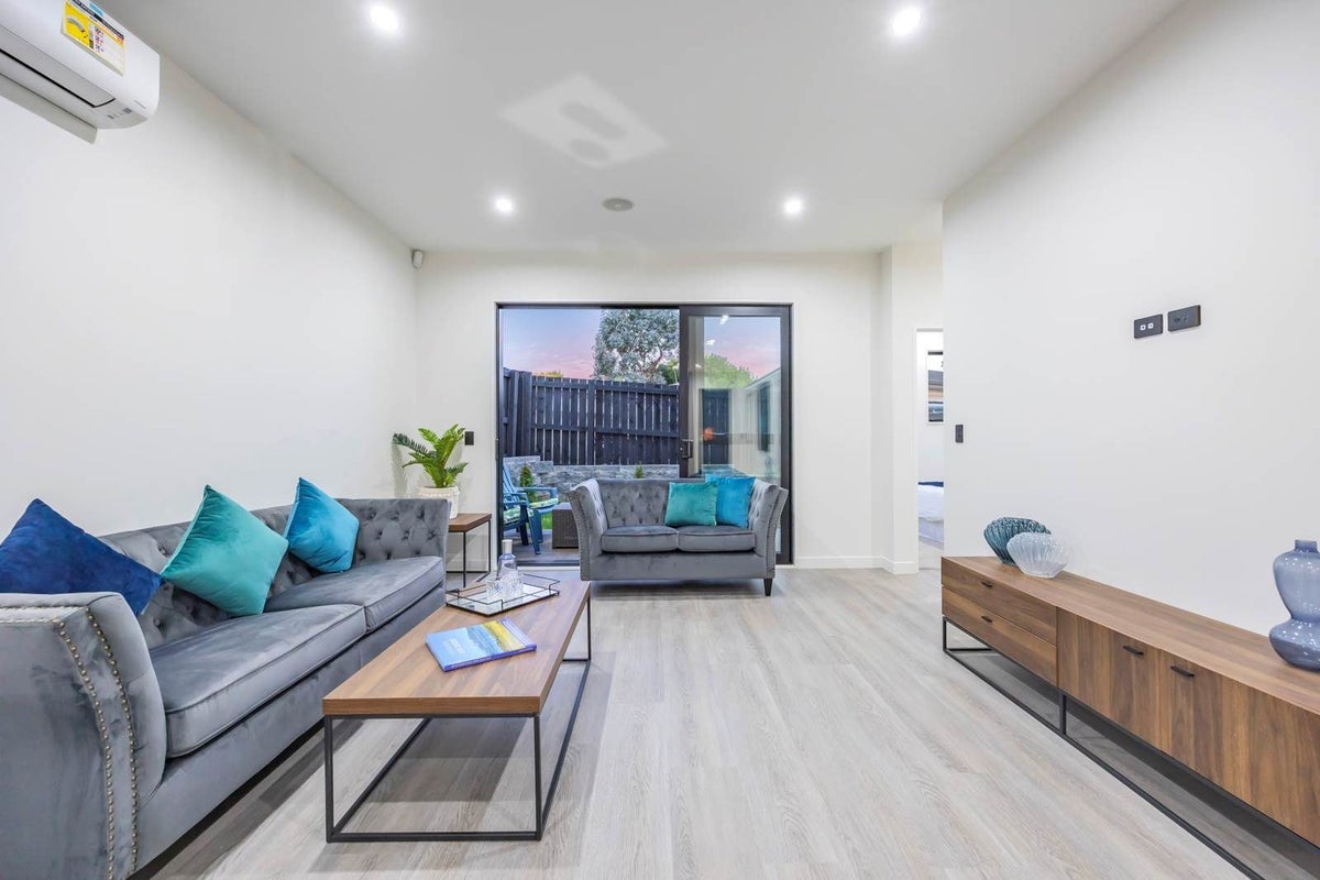 26D Tupaki Place, Pakuranga Heights, Auckland - Carousel 2