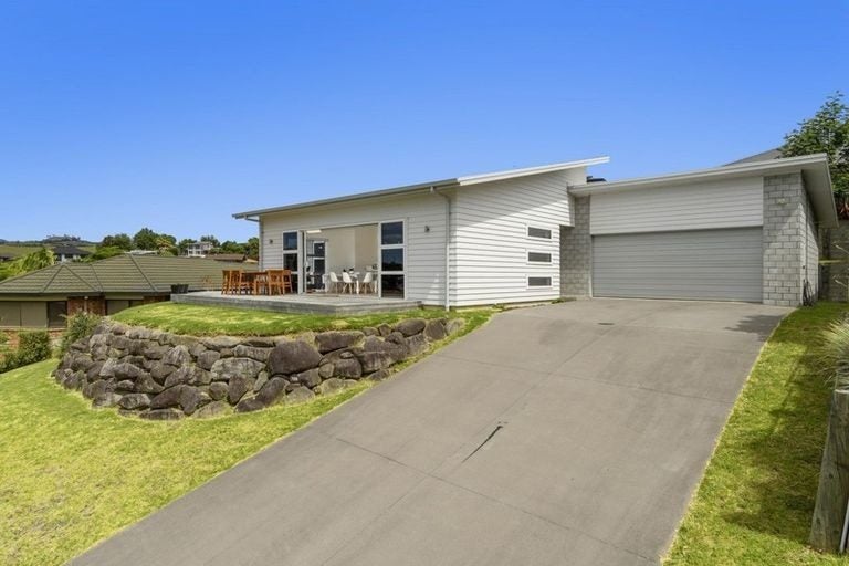 64 Buxton Place, Ohauiti, Tauranga - Carousel 1