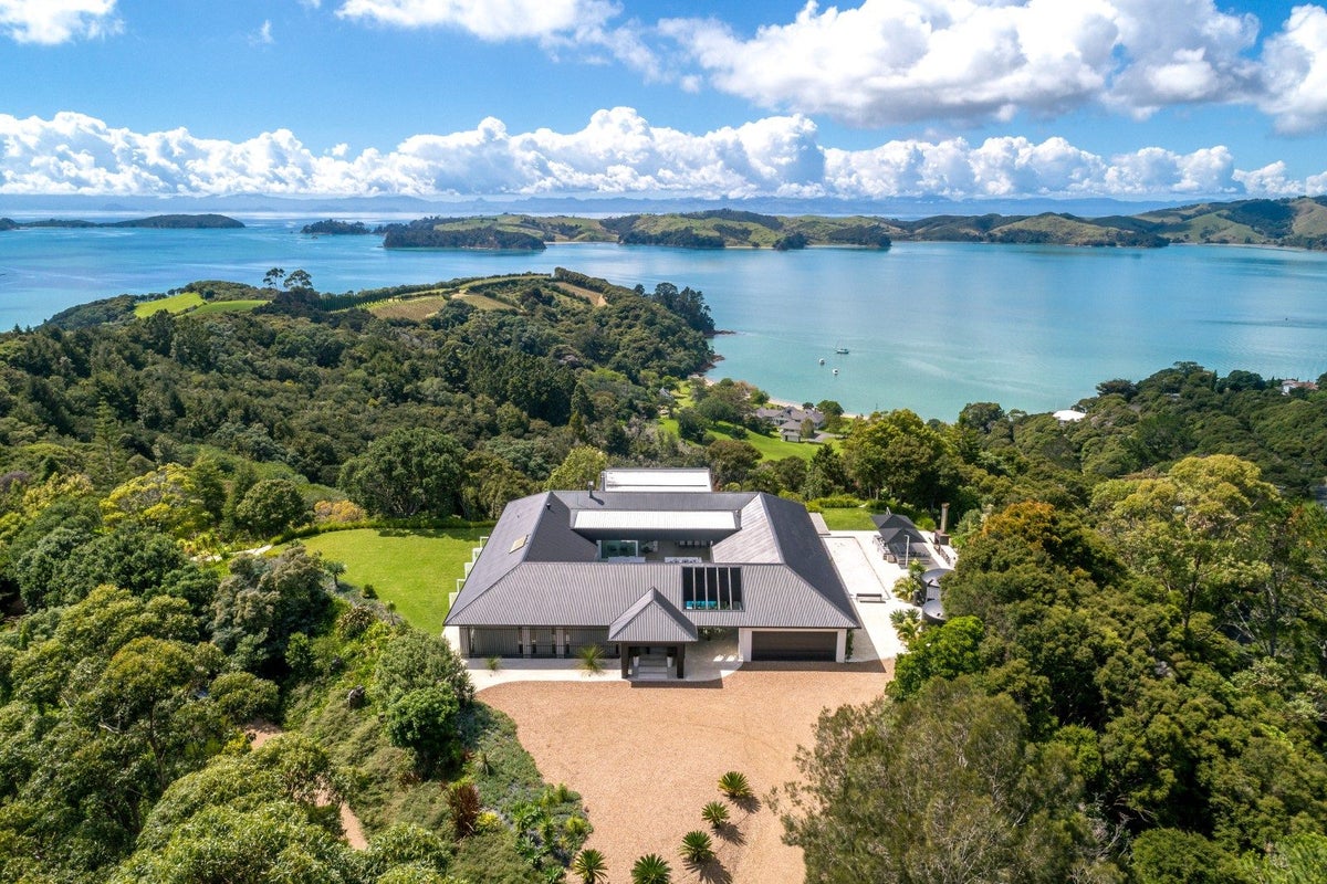 745 Orapiu Road, Waiheke Island, Waiheke Island - Carousel 1