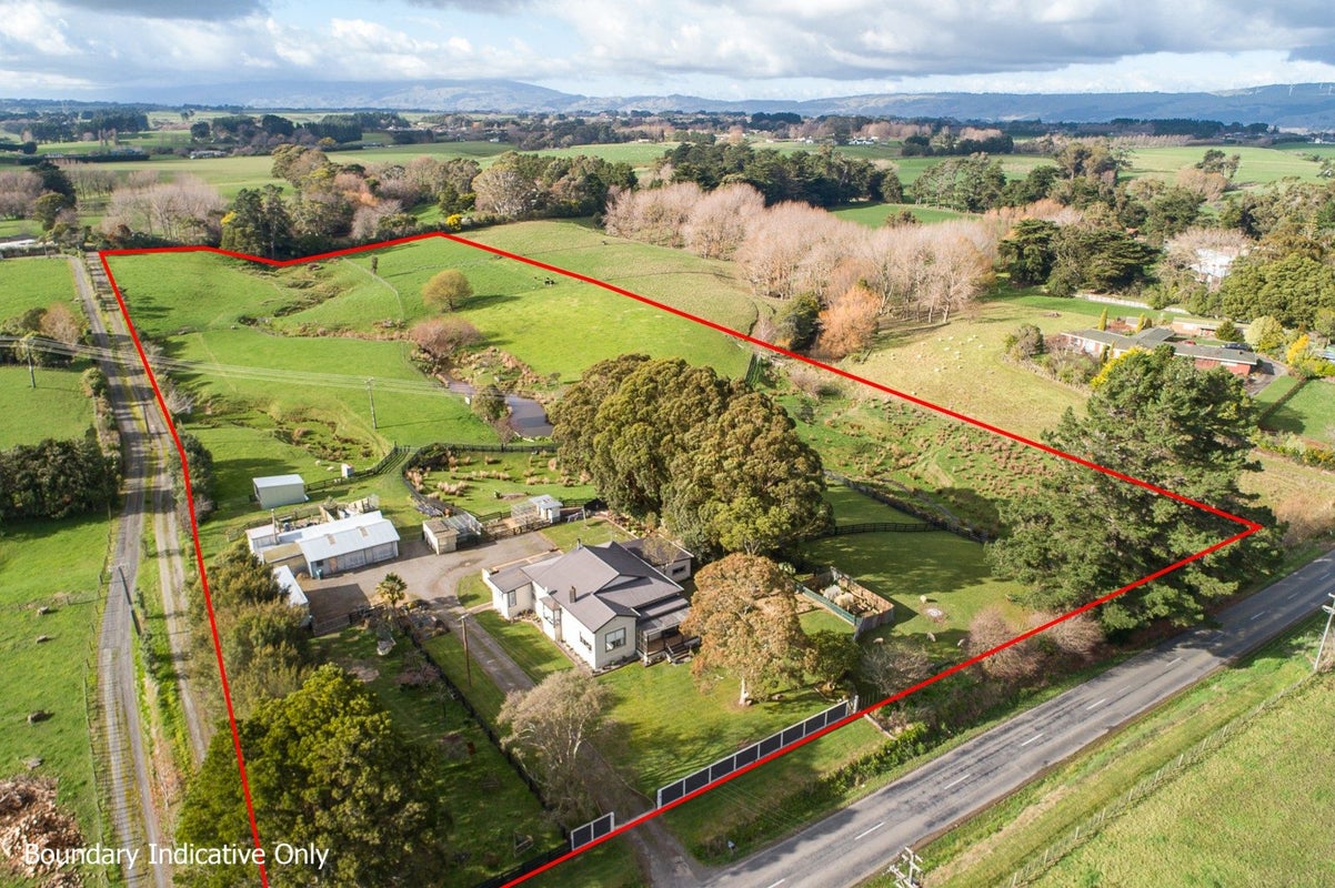 658 Roberts Line, Kelvin Grove, Palmerston North - Carousel 1