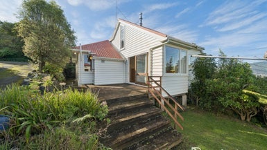 5 Hill Road, Belmont, Lower Hutt - Carousel 1