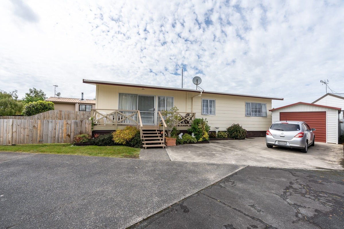 9A Emma Place, Pukete, Hamilton - Carousel 1