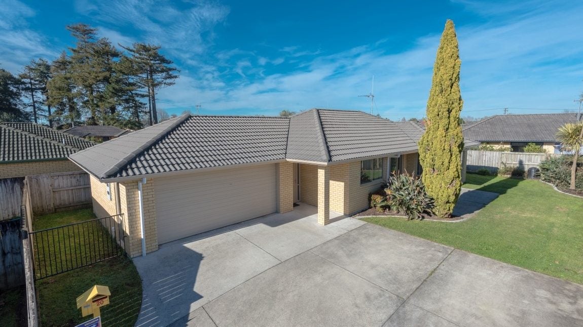 20 Nobleman Place, Hamilton East, Hamilton - Carousel 1