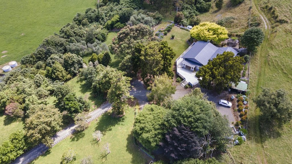 353 North Manakau Road, Manakau, Levin - Carousel 32