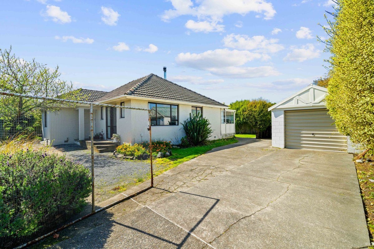 80 Gilberthorpes Road, Hei Hei, Christchurch - Carousel 2