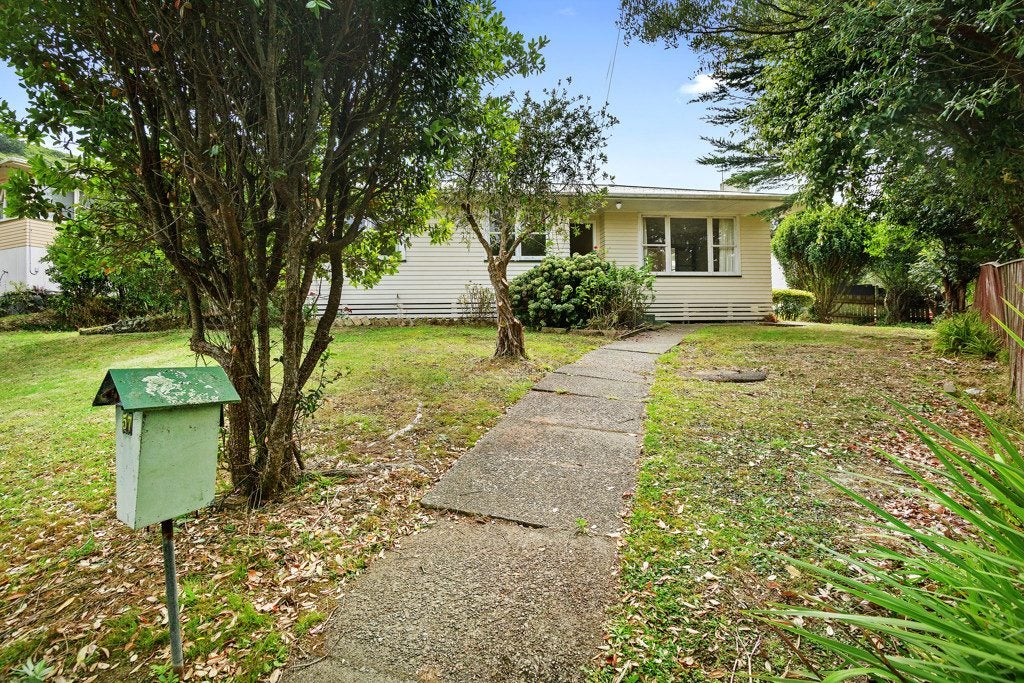 57 Franklyn Road, Tawa, Wellington - Carousel 1