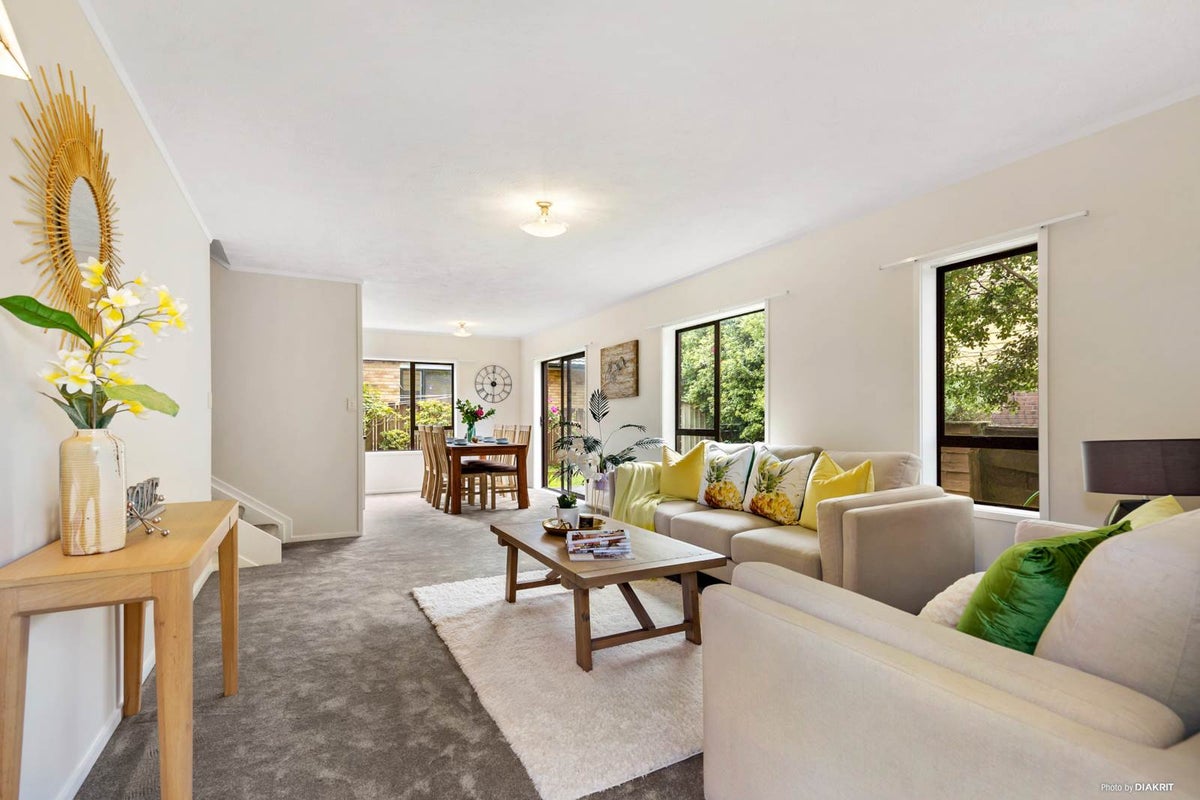 4/58 Hayr Road, Three Kings, Auckland - Carousel 2