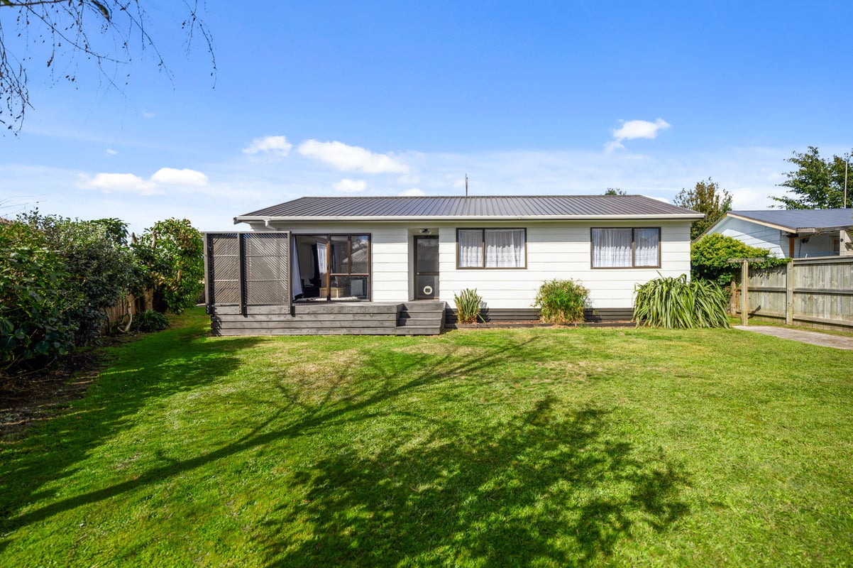 42B Pohutukawa Drive, Owhata, Rotorua - Carousel 1