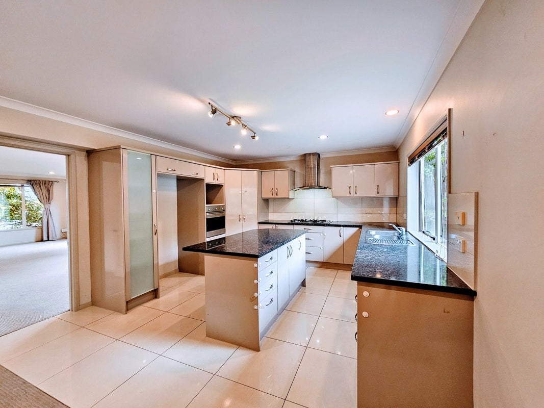 51 Skelligs Drive, Flat Bush, Auckland - Carousel 1