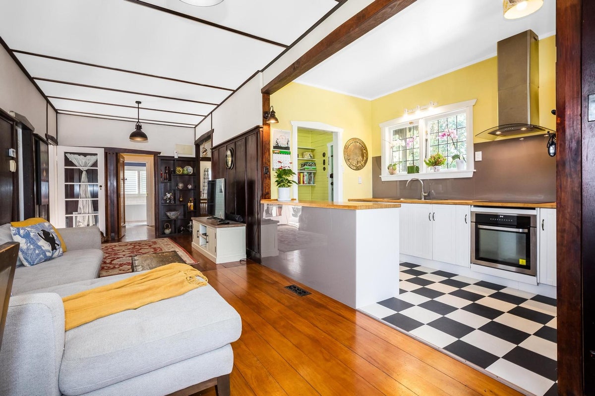 62 Main Road, Titahi Bay, Porirua - Carousel 2