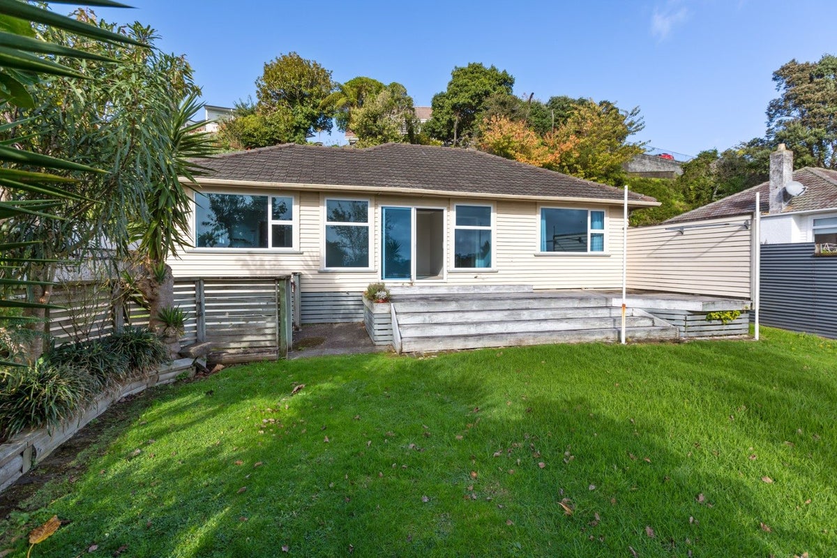 31 Queens Road, Glen Avon, New Plymouth - Carousel 2