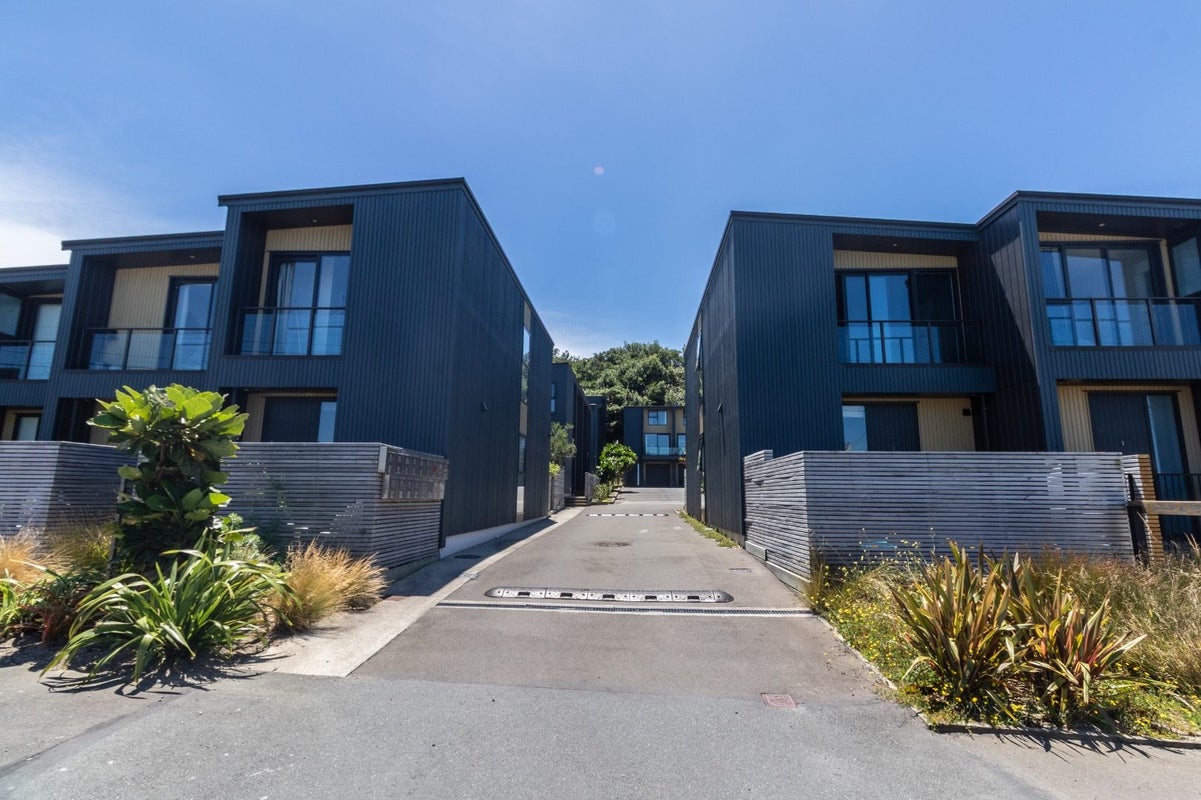 15/20 Trent Street, Island Bay, Wellington - Carousel 1