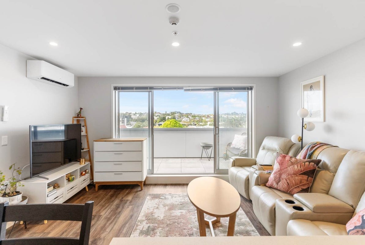 403/25 Bute Road, Browns Bay, Auckland - Carousel 1