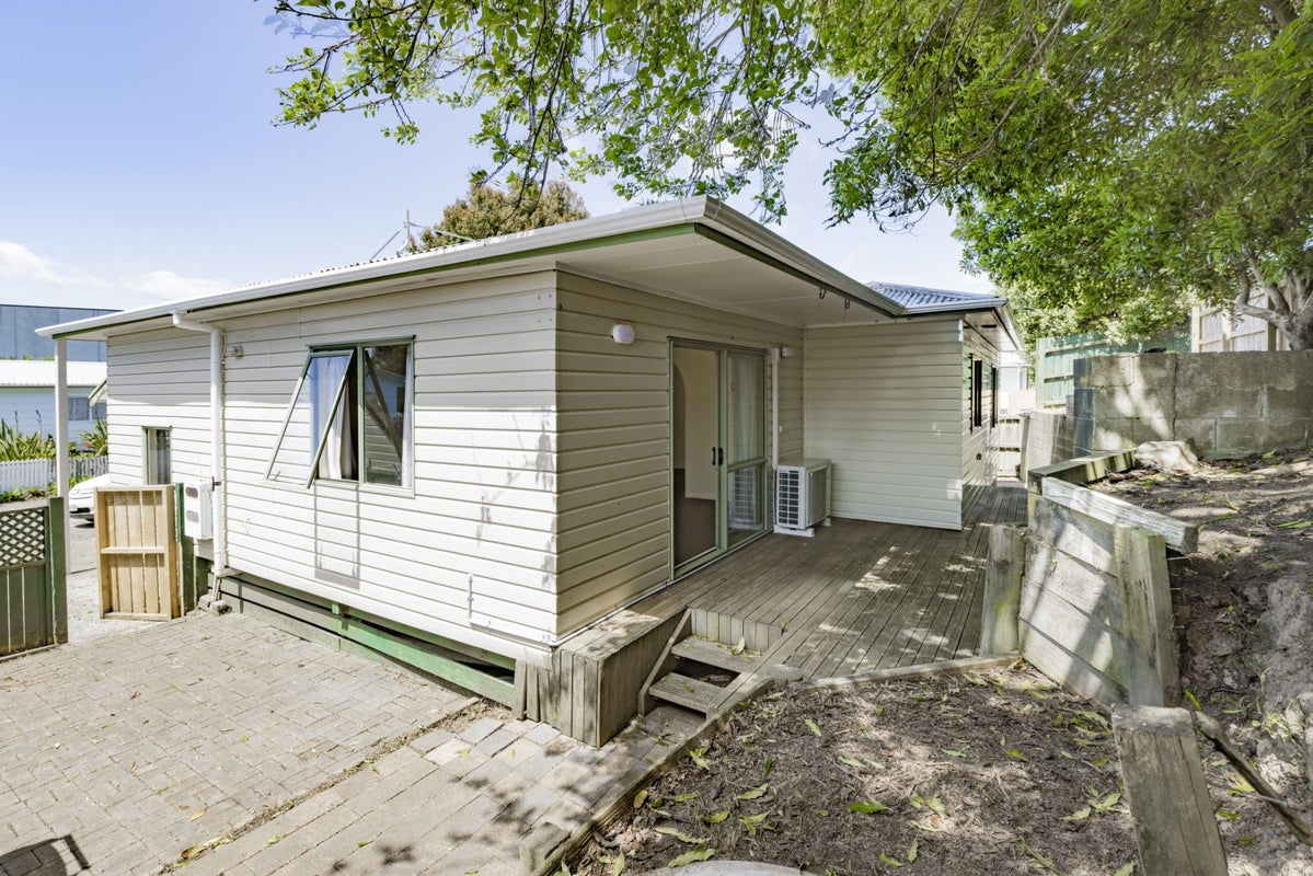 4/8 Eulogy Place, Randwick Park, Auckland - Carousel 12