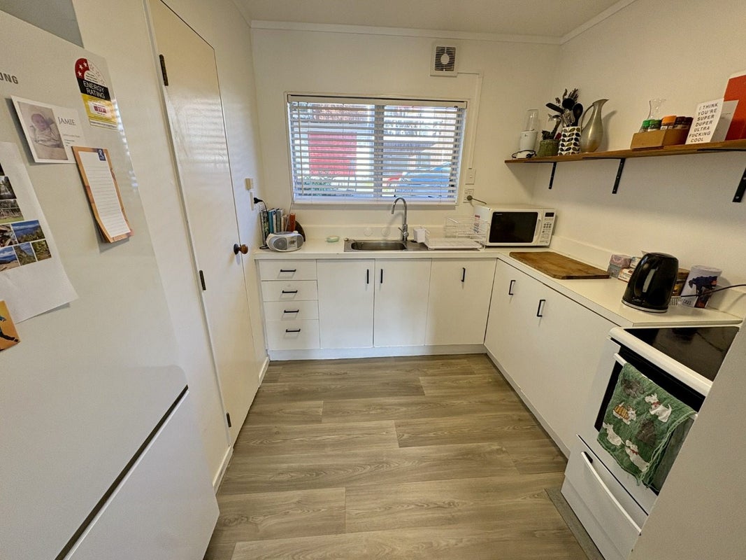 2/55 Hamilton Road, Hataitai, Wellington - Carousel 1