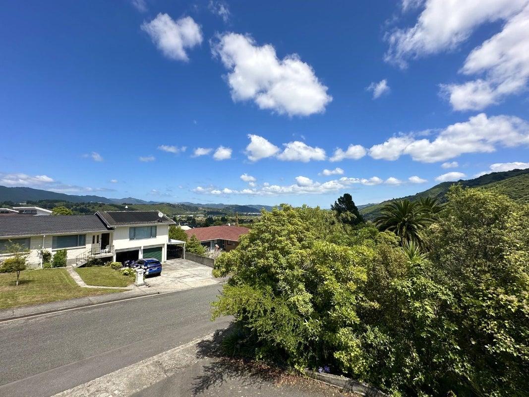 5 Alleyne Court, Brown Owl, Upper Hutt - Carousel 16
