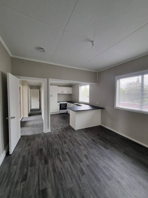 28 Hakeke Street, Whanganui East, Whanganui - Carousel 2