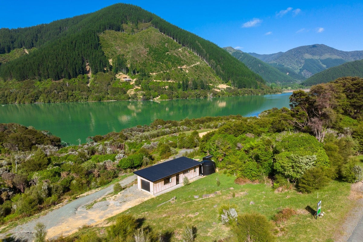 2648 Kaiuma Bay, KAIUMA BAY, HAVELOCK - Carousel 2
