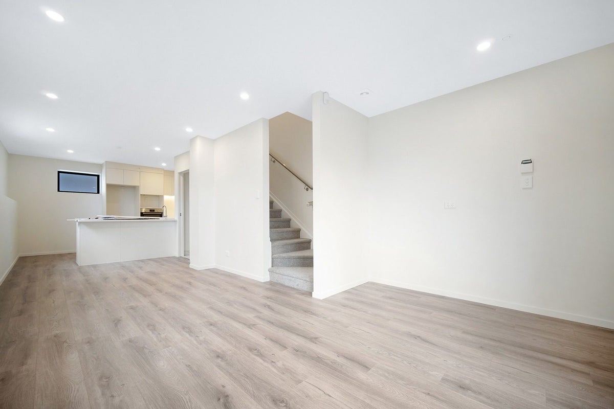 2/11 Stottholm Road, Titirangi, Auckland - Carousel 2