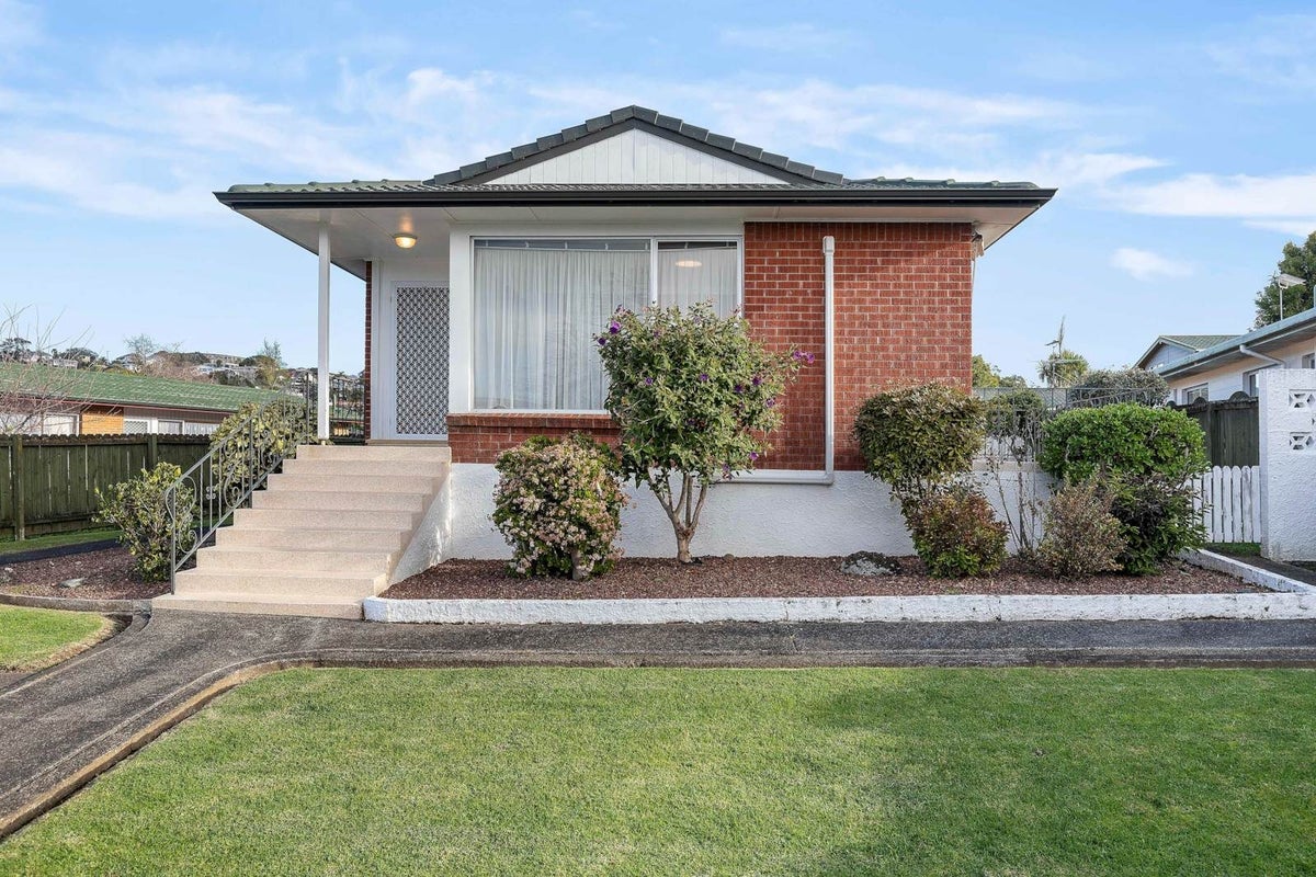 60 Eban Avenue, Hillcrest, Auckland - Carousel 1