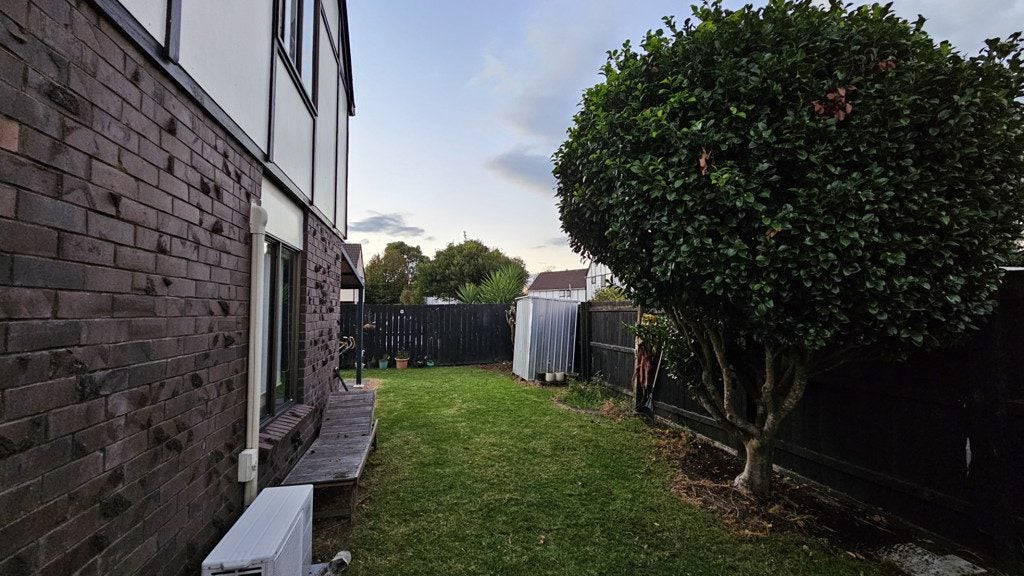 2/19 Challen Close, Conifer Grove, Takanini - Carousel 2