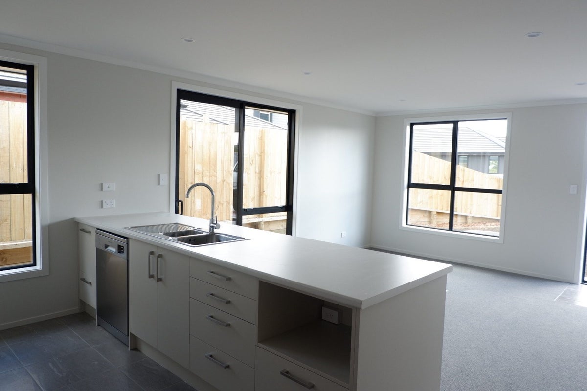 12 Pragma Rise, Rototuna North, Hamilton - Carousel 2