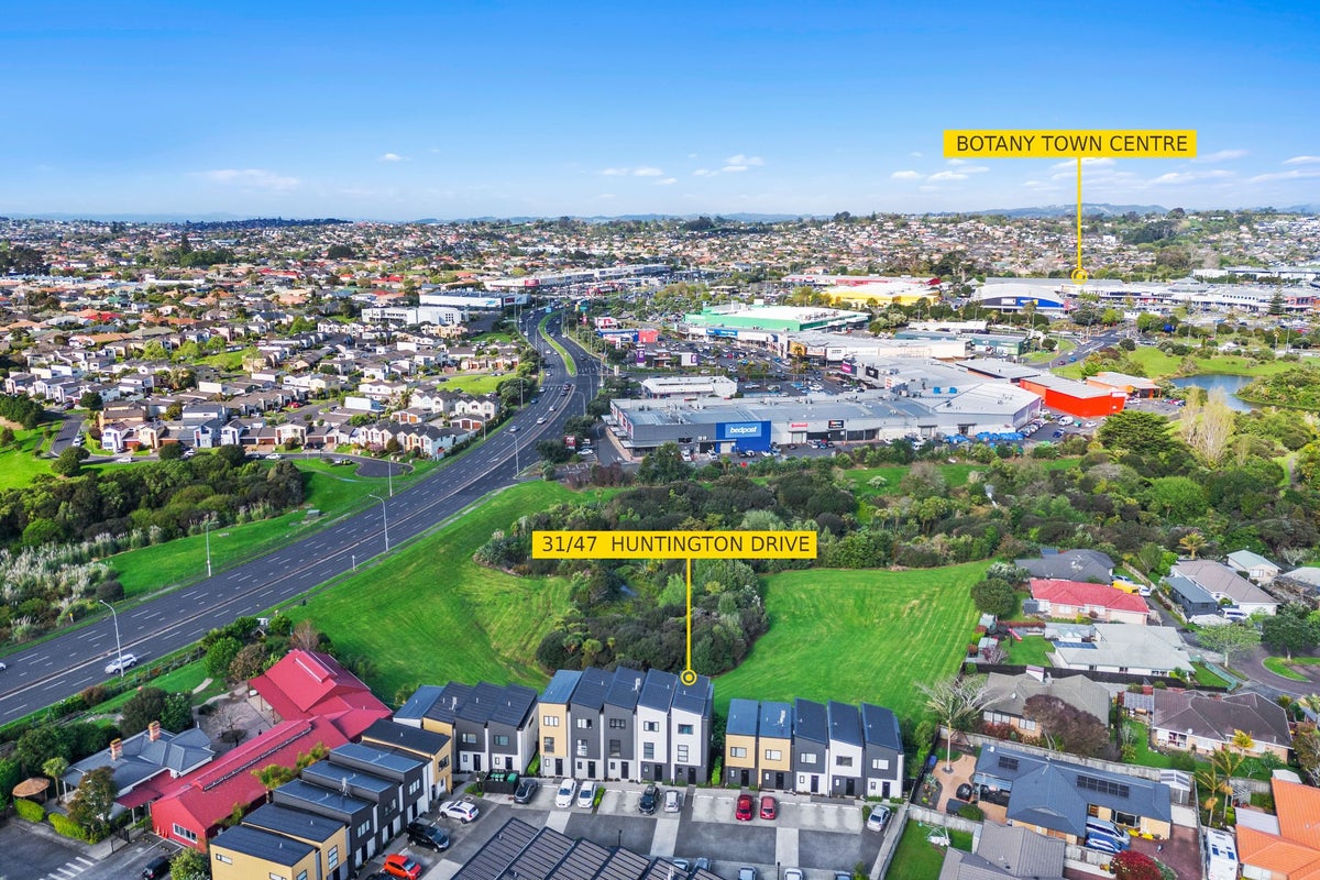 31/47A Huntington Drive, Huntington Park, Auckland - Carousel 1