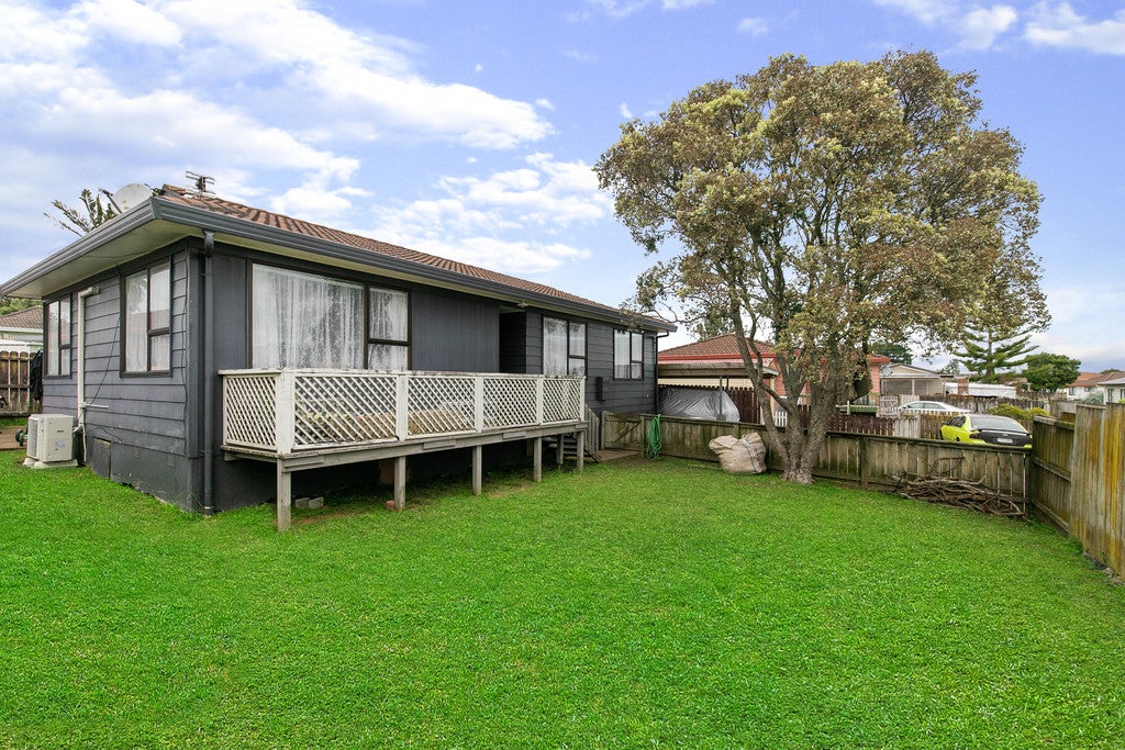 2/9 Etherton Drive, Weymouth, Auckland - Carousel 1