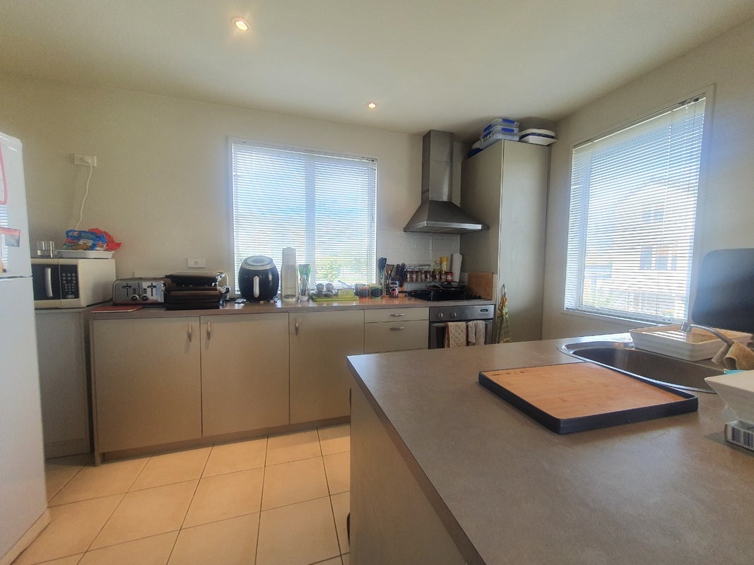 31 Kirikiri Lane, East Tamaki, Auckland - Carousel 1