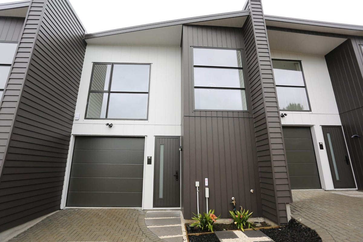 13 King Richard Place, Browns Bay, Auckland - Carousel 1