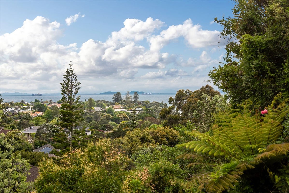 28 Geoffrey Road, Torbay, Auckland - Carousel 2