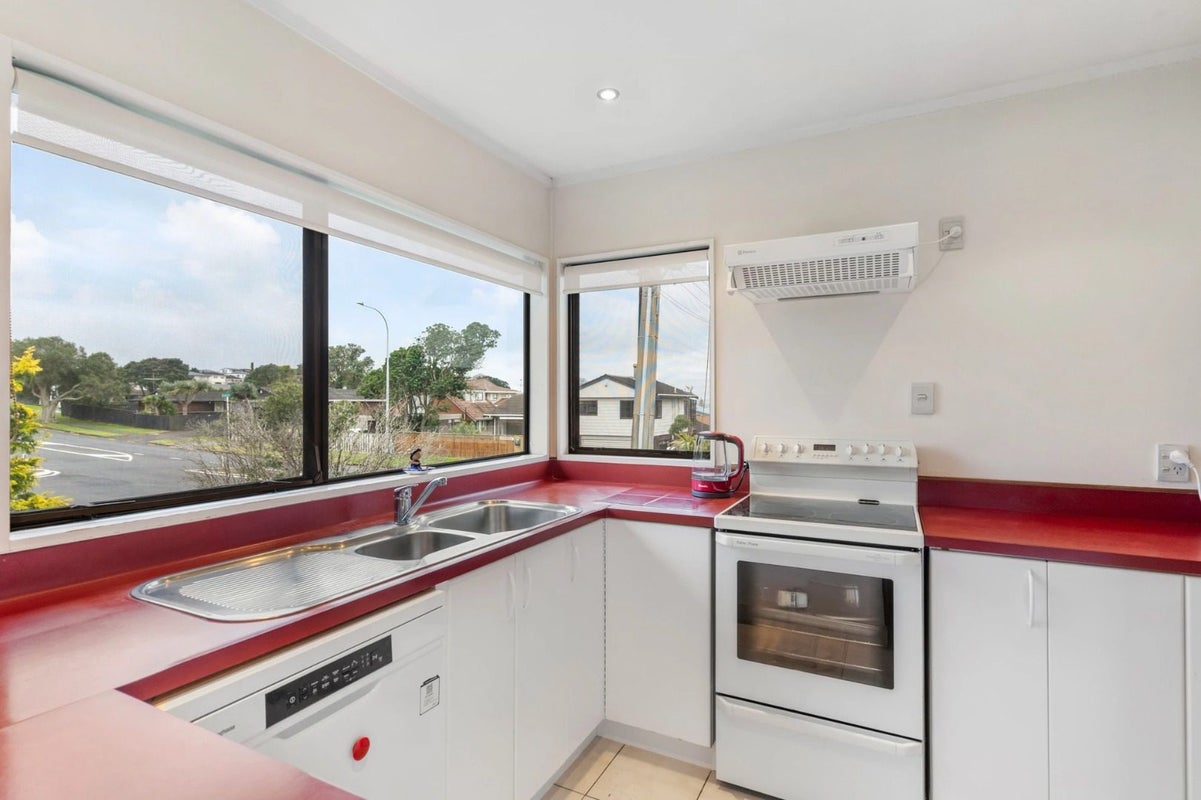 2/115 BUCKLANDS BEACH ROAD, Bucklands Beach, Auckland - Carousel 2