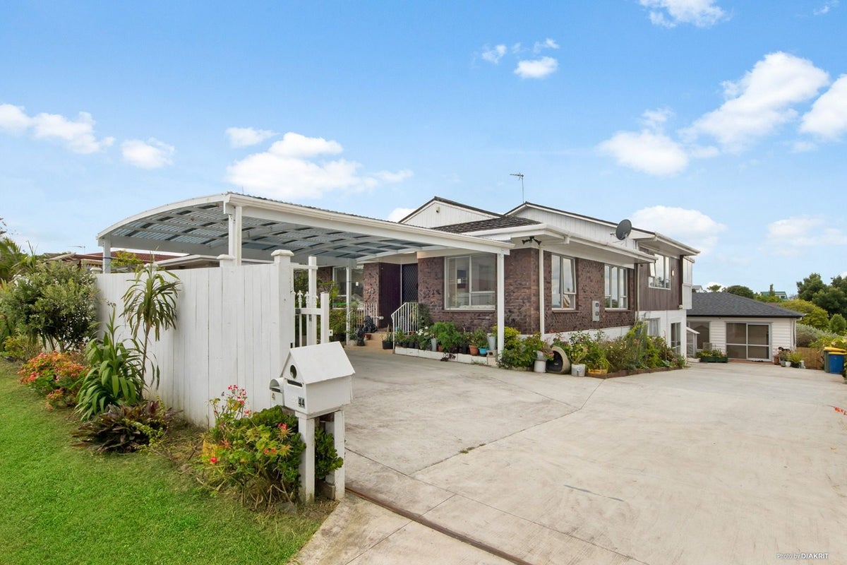 44 Butterworth Drive, Glendene, Auckland - Carousel 1