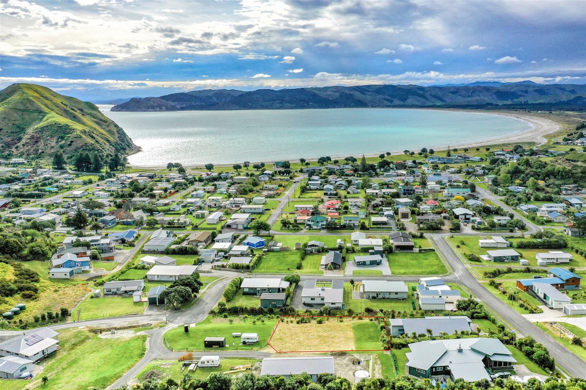 13 Puka Place, Mahia, Mahia - Carousel 1