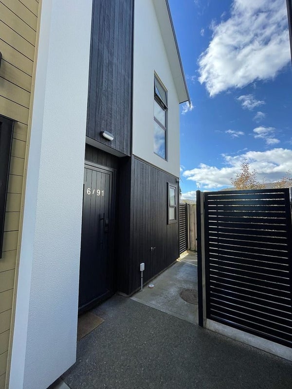 6/91 Oxford Terrace, Epuni, Lower Hutt - Carousel 1