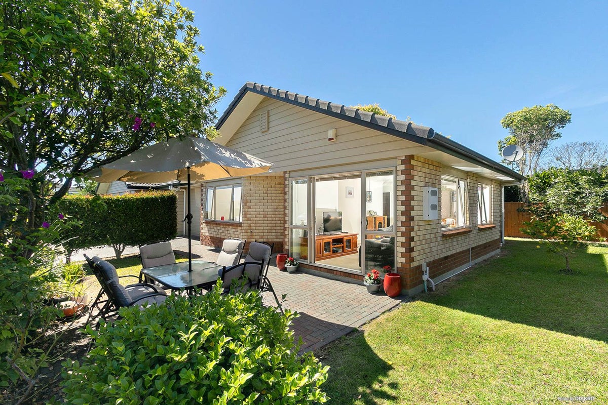 7/1 Piriti Drive, Te Atatu Peninsula, Auckland - Carousel 1