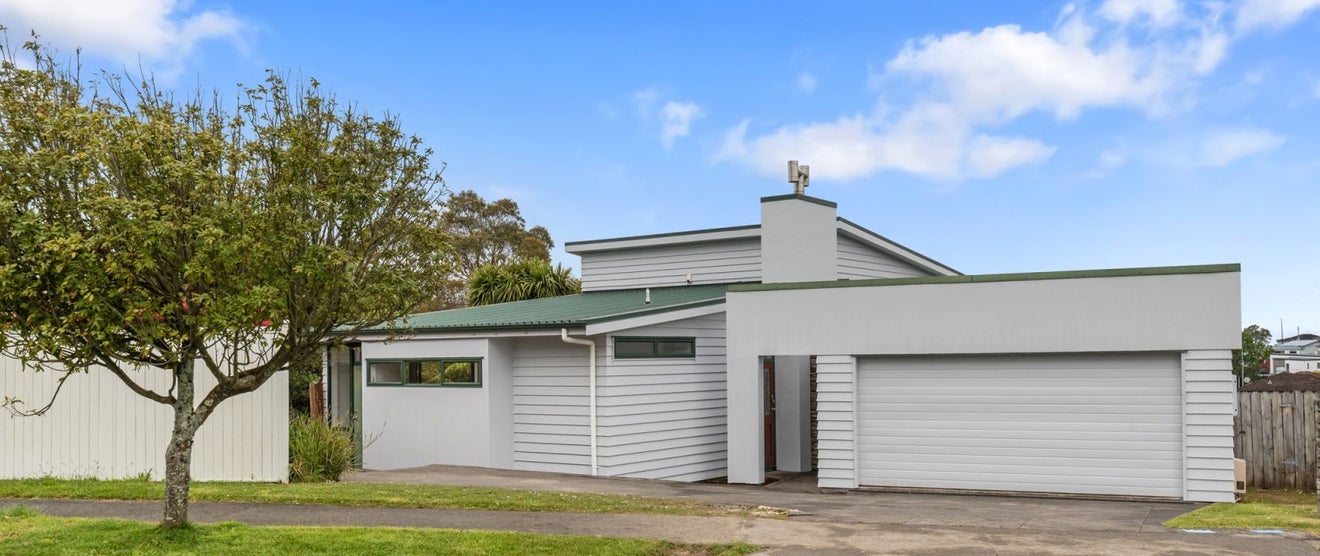 7 Keating Rise, Northcross, Auckland - Carousel 1