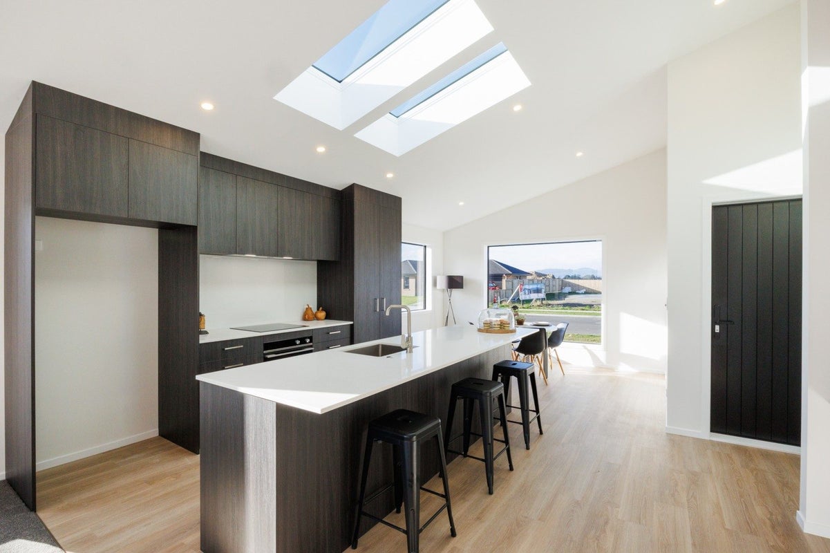 75 Atlantic Drive, Fitzherbert, Palmerston North, Manawatu / Whanganui - Carousel 1