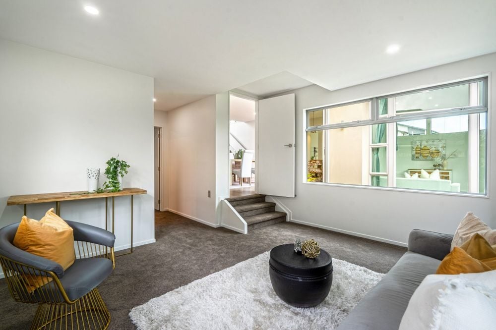 90 Medallion Drive, Oteha, Auckland - Carousel 2