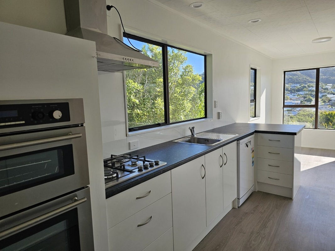 89 Leeward Drive, Whitby, Porirua - Carousel 1