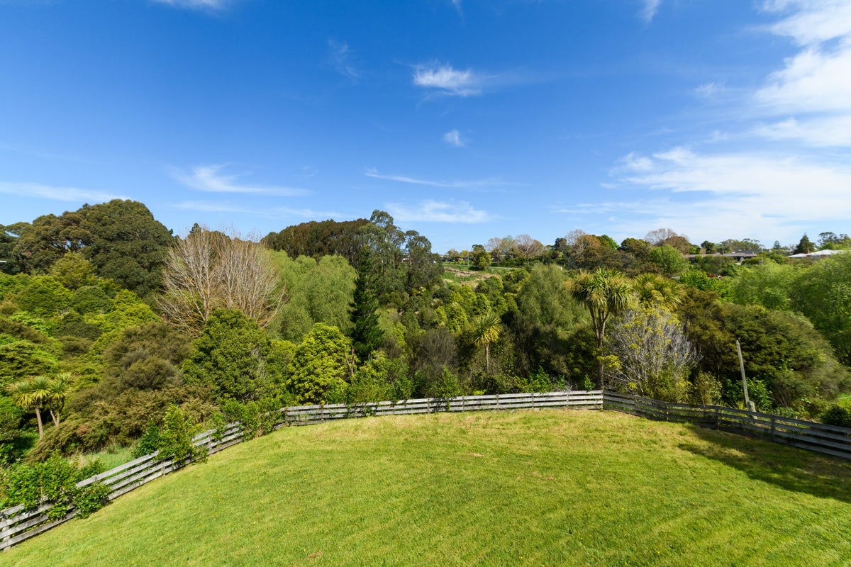 34 Ruapehu Drive, Fitzherbert, Palmerston North - Carousel 23