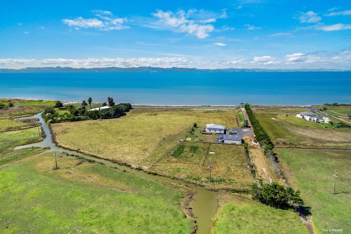 817 East Coast Road, Pokeno - Carousel 1