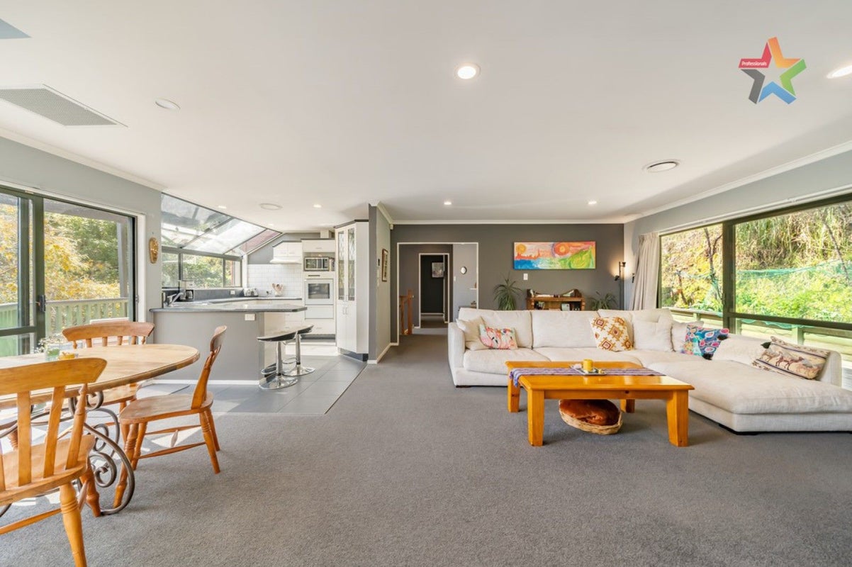 142 Manuka Street, Stokes Valley, Lower Hutt - Carousel 2