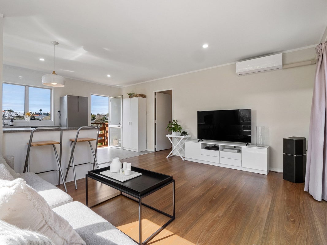 2/474 Riddell Road, Glendowie, Auckland - Carousel 2
