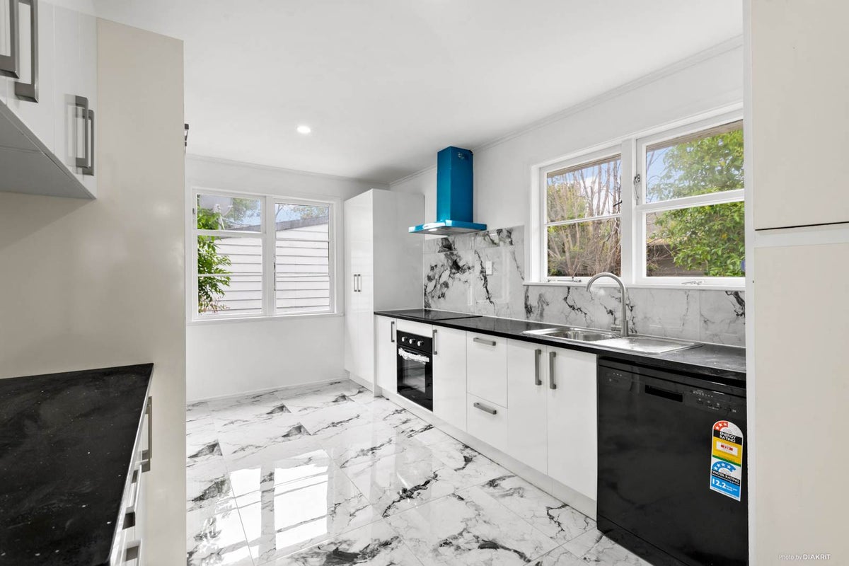 1/22 Fleming Street, Manurewa East, Auckland - Carousel 1