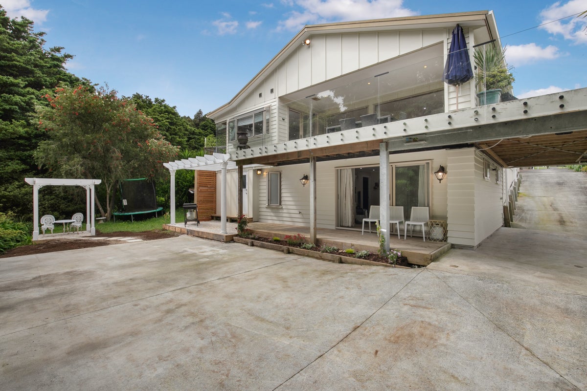 5A Grevillea Court, Totara Heights, Auckland - Carousel 1