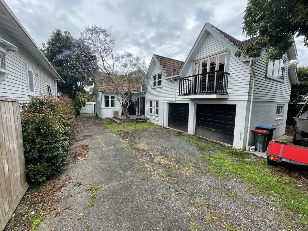 19 Moa Road, Point Chevalier, Auckland - Carousel 1